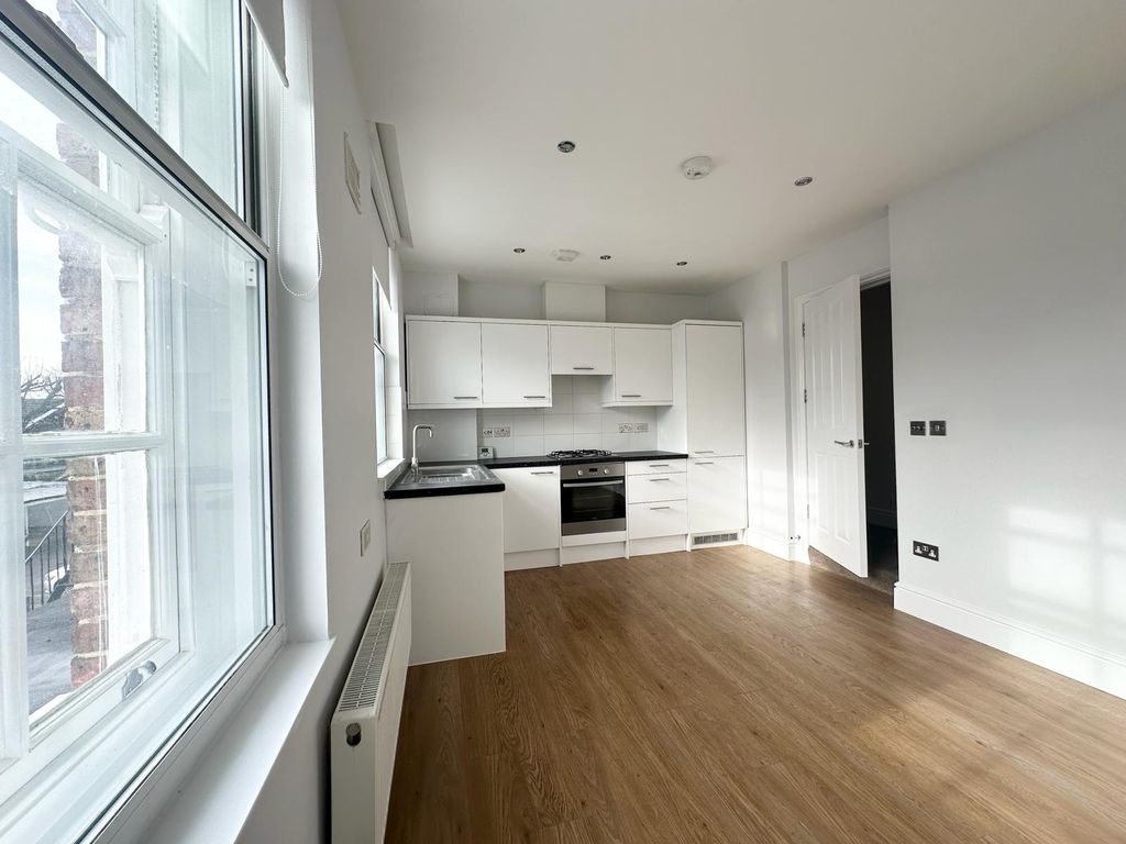 Property photo 2 of 6 2 Kitchen.Jpg