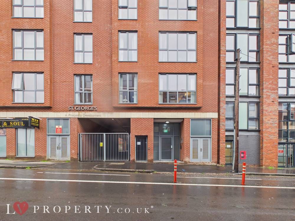 Property photo 2 of 10 Giraffe360-Still010