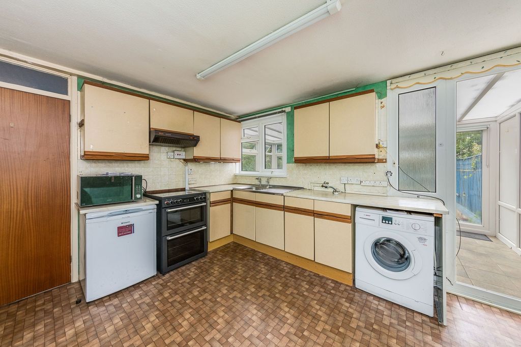 Property photo 2 of 22