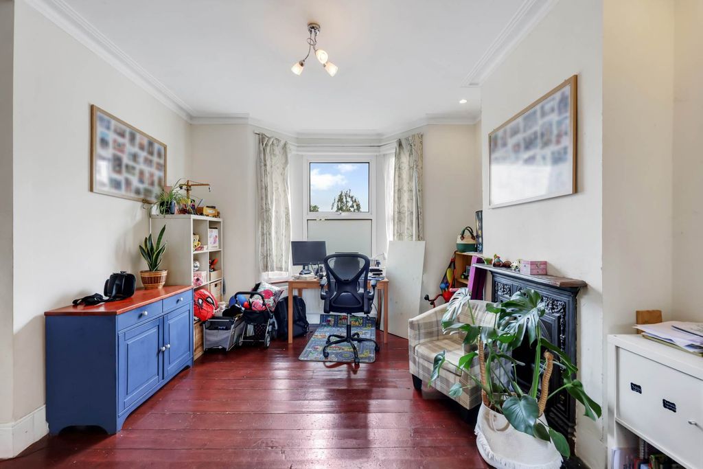 Property photo 3 of 16