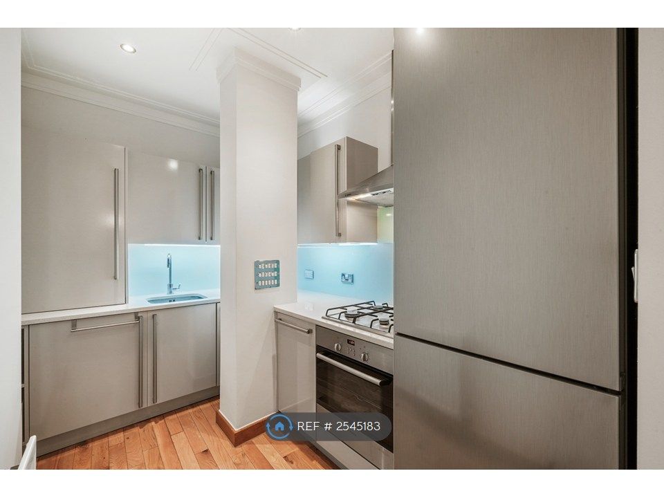 Property photo 2 of 9 Kitchen