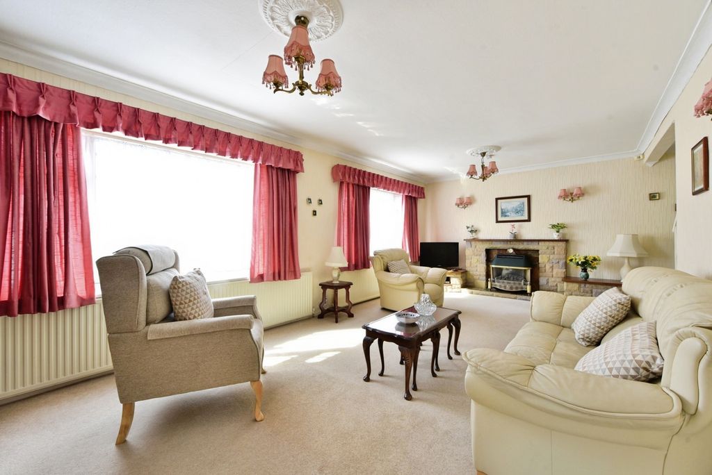 Property photo 3 of 19 Pbox-Img.Jpg