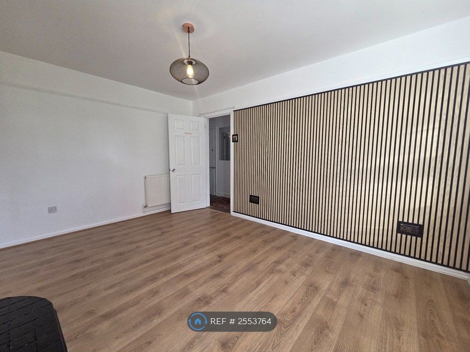 Property photo 1 of 26 Living Room