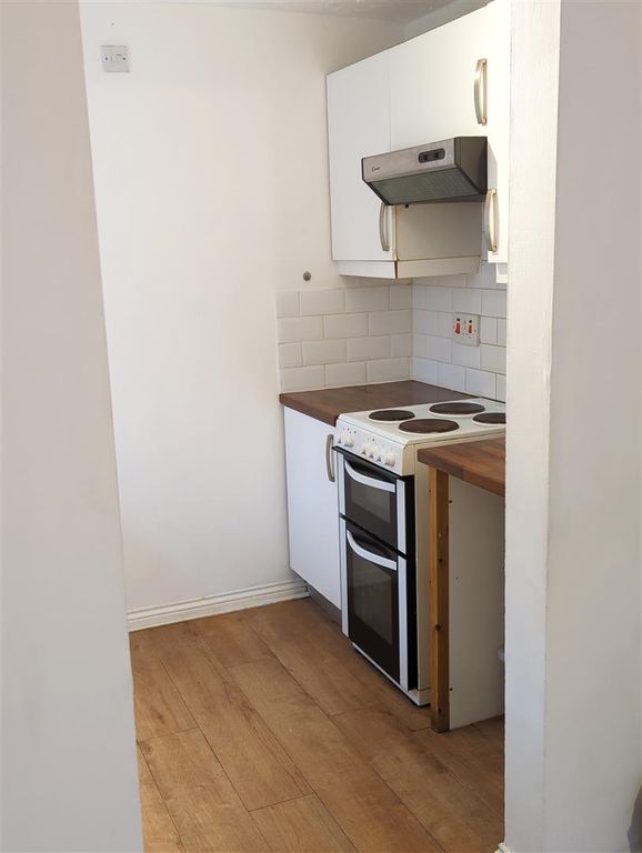 Property photo 3 of 6 Kitchen B.Png