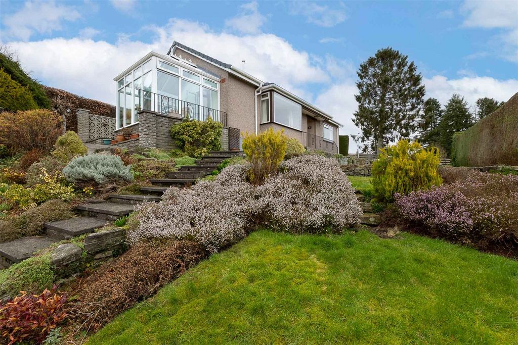 Property photo 1 of 39 Picture No. 01