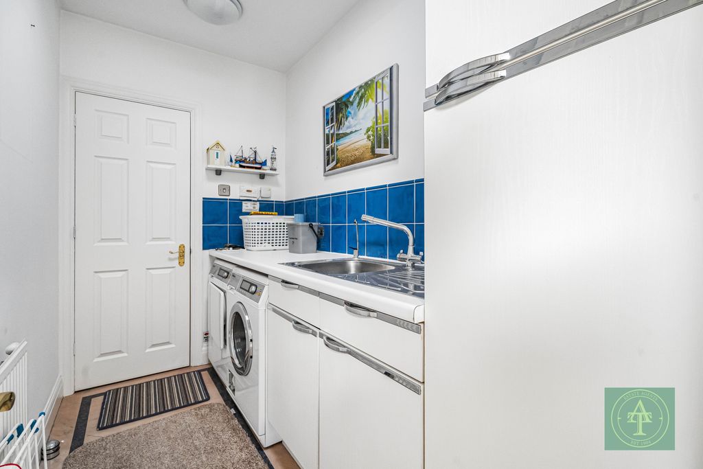 Additional image 21 of 3 bed flat for saleClaremont Heights, Enfield EN2