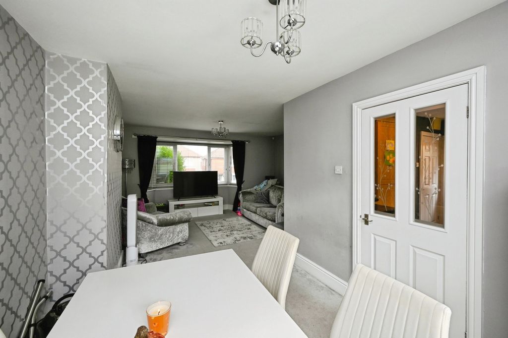 Property photo 3 of 17 Lounge Dining Room