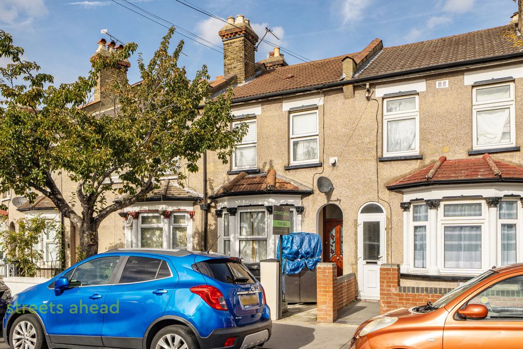 Property photo 1 of 14 E817ccc7-0111-4Ef...