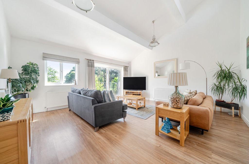 Property photo 2 of 26 1486482-15-6A4E13...