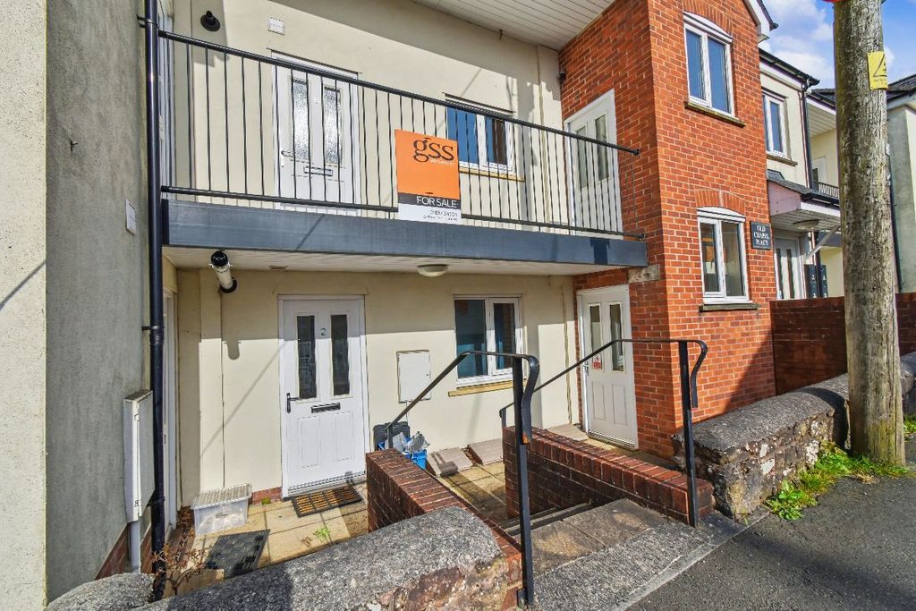 Property photo 2 of 8