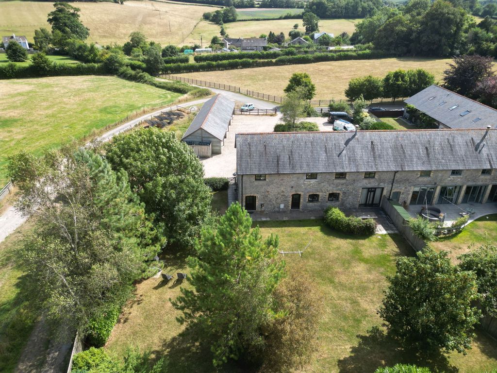 Property photo 2 of 30