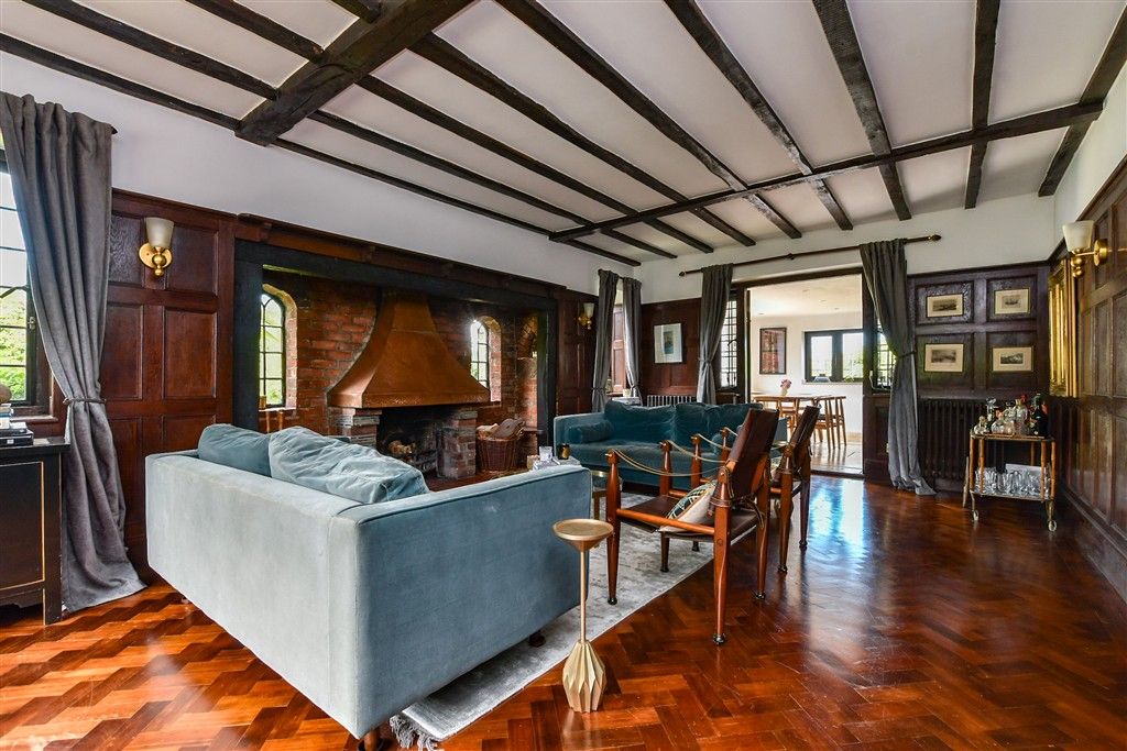 Property photo 3 of 27 Sitting Room
