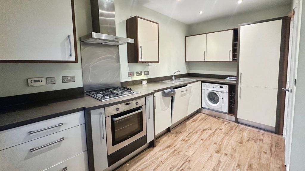 Property photo 3 of 15 Kitchen