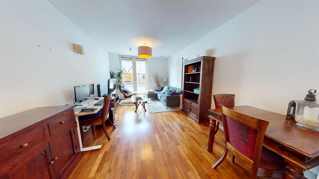 Property photo 2 of 11