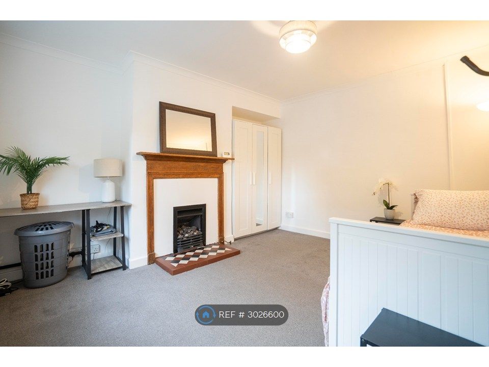 Property photo 2 of 23 Ground Floor Bedroom/Lounge 1