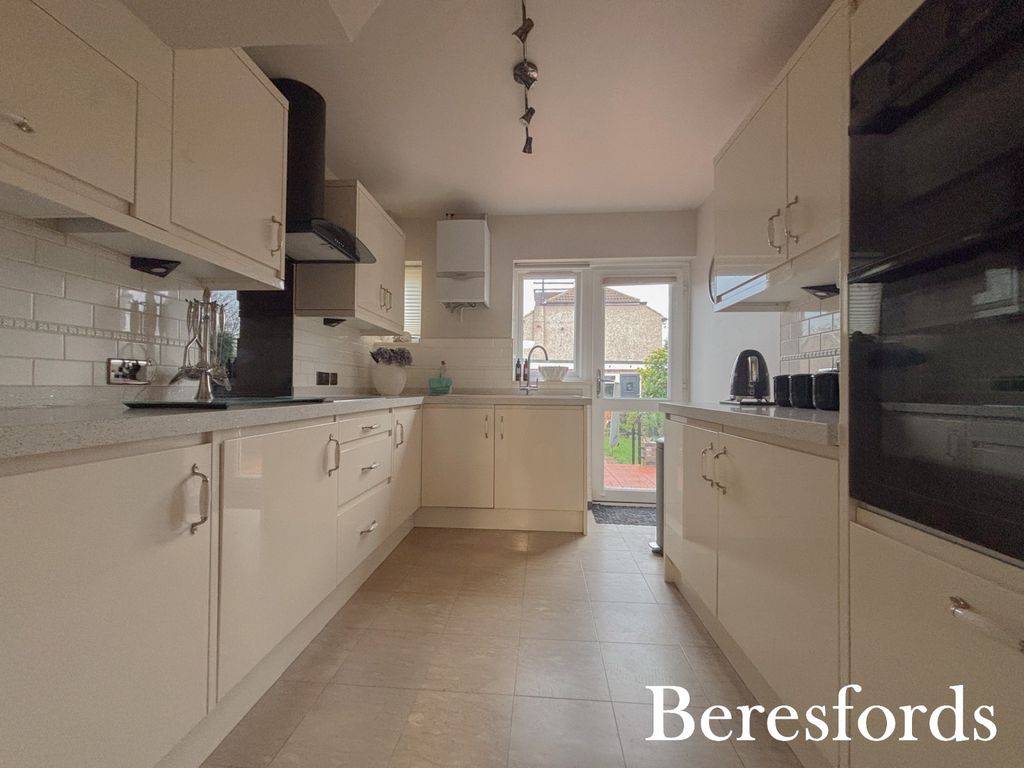 Property photo 2 of 15 Picture No. 17