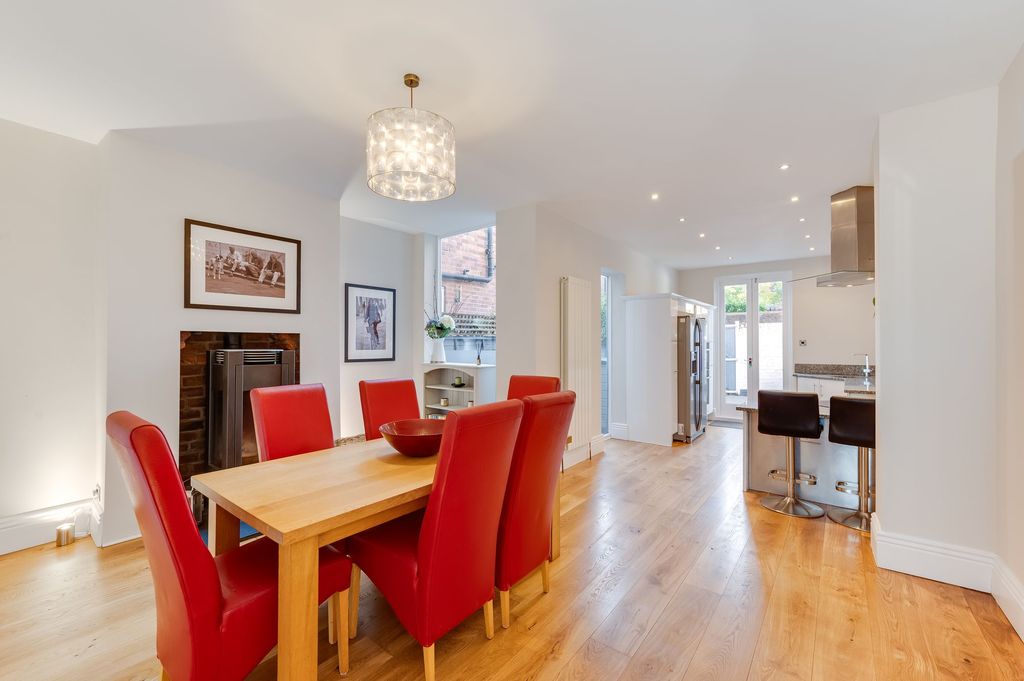 Property photo 3 of 33