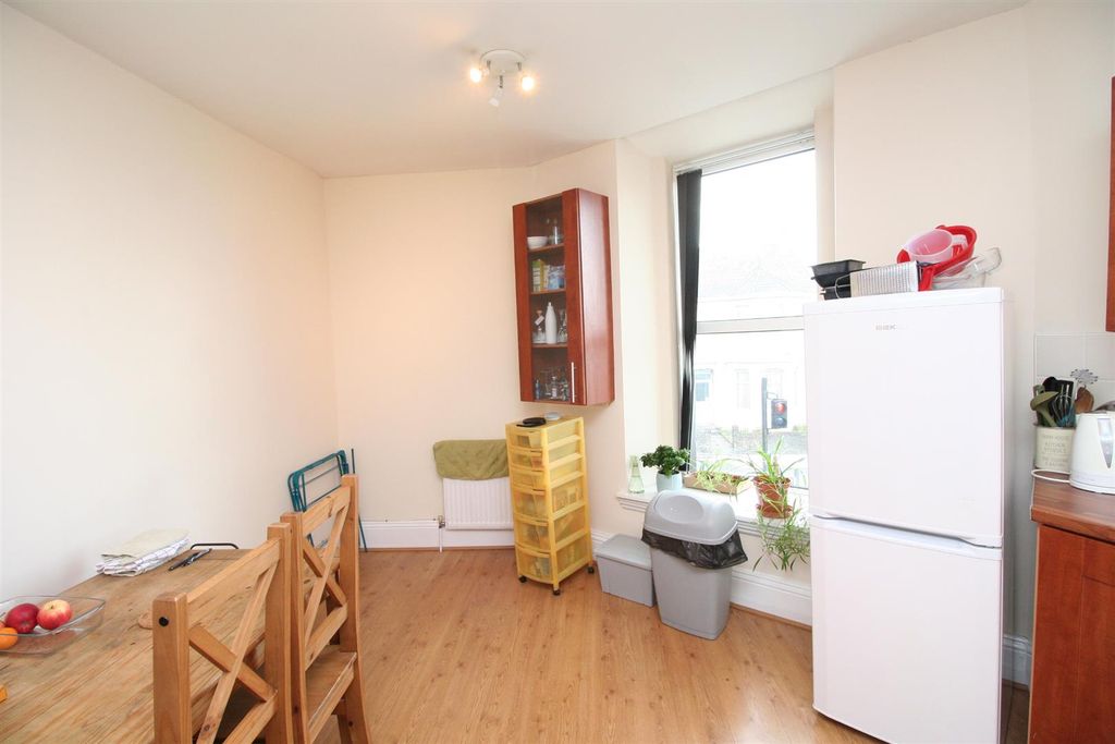 Property photo 2 of 7 Kitchen / Diner
