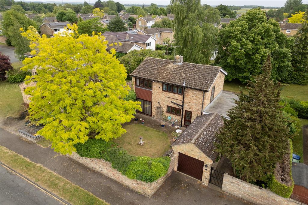 Property photo 1 of 26 4 Spring Ln, Bottisham,--25.Jpg