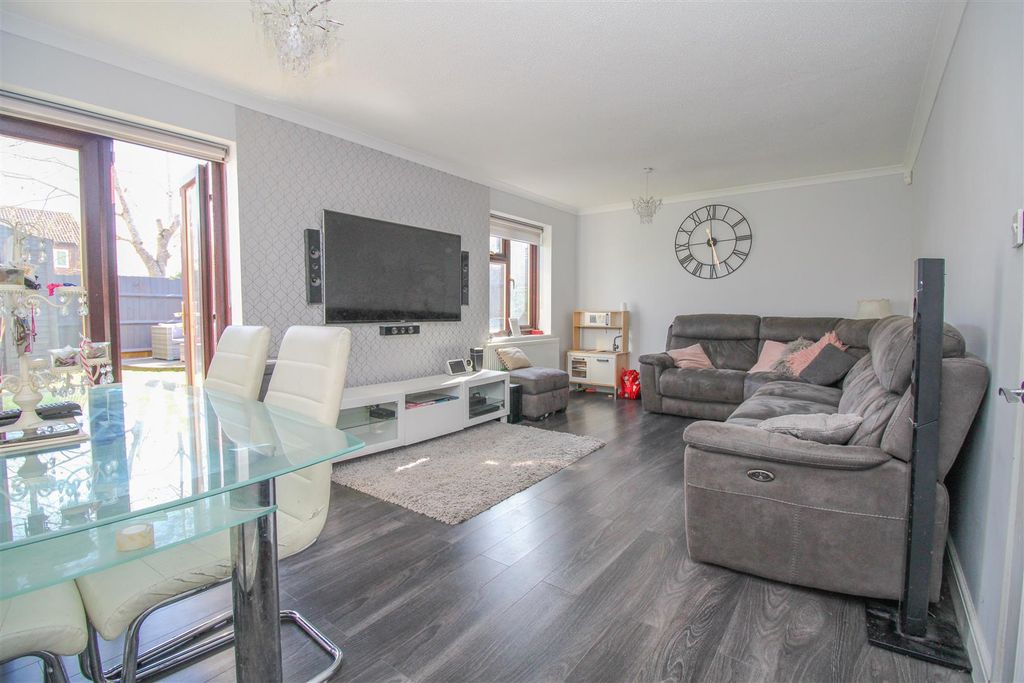 Property photo 2 of 11 Img_9142.Jpg