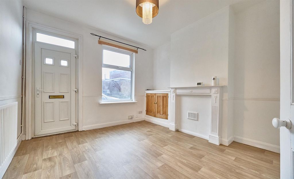 Property photo 2 of 9 Lounge To Front