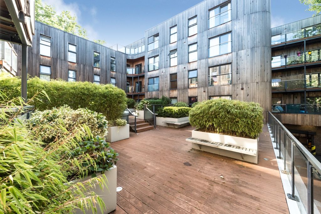 Property photo 3 of 20 5158773