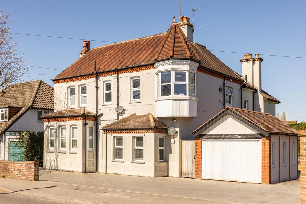 Property photo 1 of 26 Flat 3, 127 Barnett Wood Lane-31.Jpg