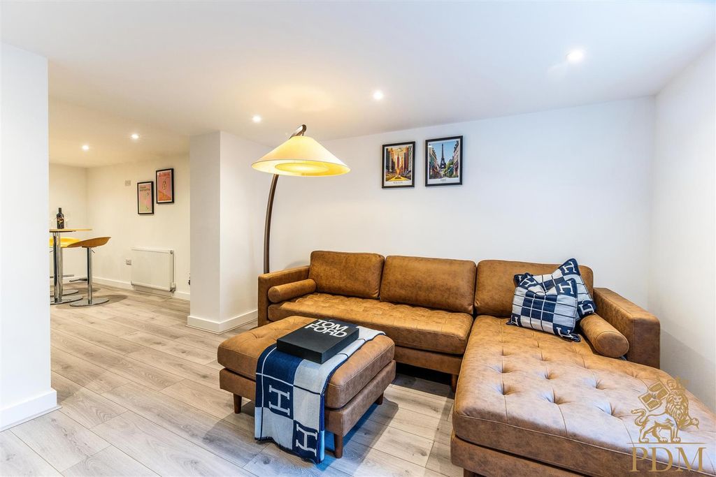 Property photo 3 of 12 Flat 1 - Daniels Quarters - 3.Jpg