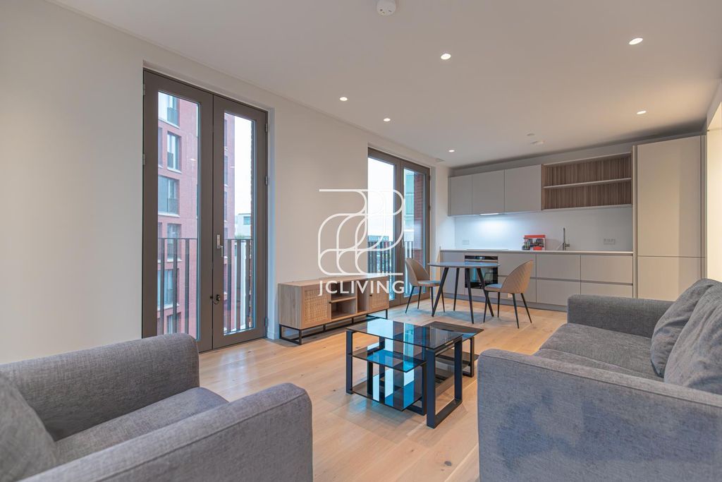 Property photo 2 of 8 7530F995d98456030005A40c9E49E900.Jpg