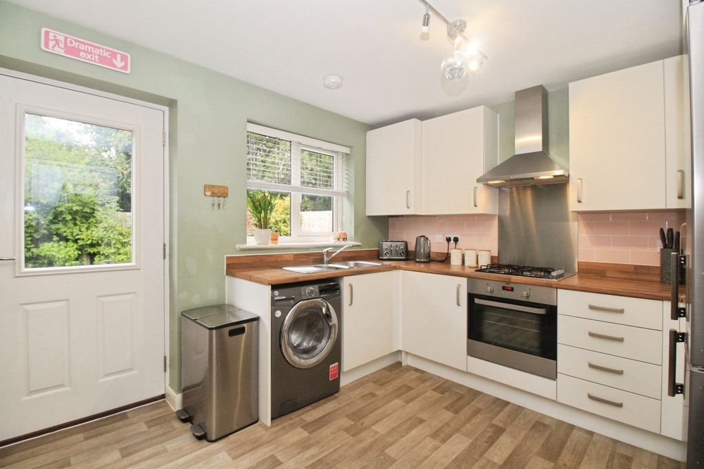 Property photo 2 of 12 Kitchen Diner