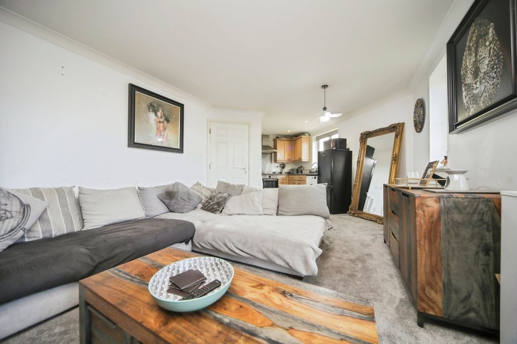 Property photo 3 of 9 Pbox-Img.Jpg