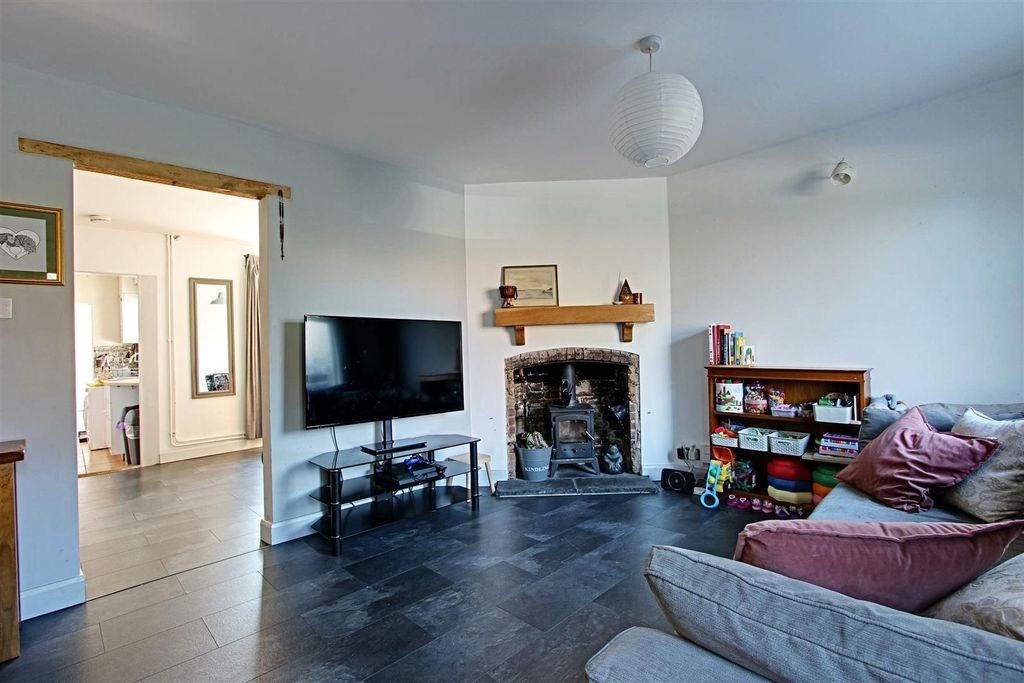 Property photo 2 of 14 Img_6462-Img_6464.Jpg
