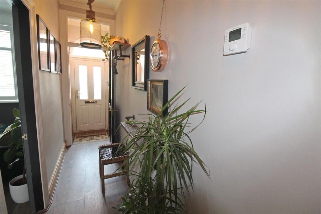 Property photo 2 of 23 Entrance Hallway1.Jpg