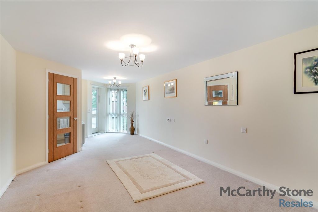 Property photo 2 of 16 8657088-Interior10.Jpg