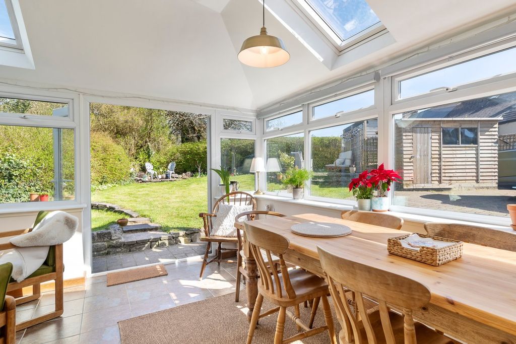 Property photo 3 of 31