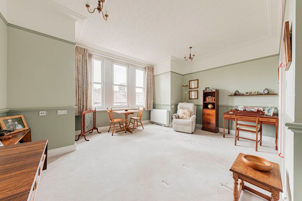 Property photo 2 of 17 Living Room/Dining Room (1)