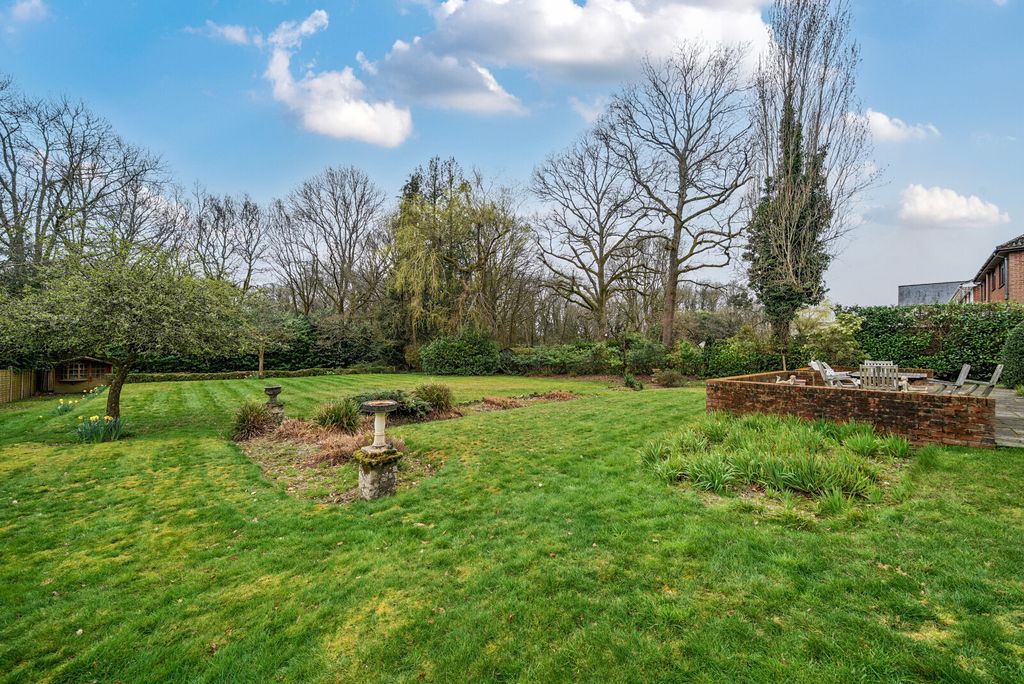 Property photo 2 of 36 Garden