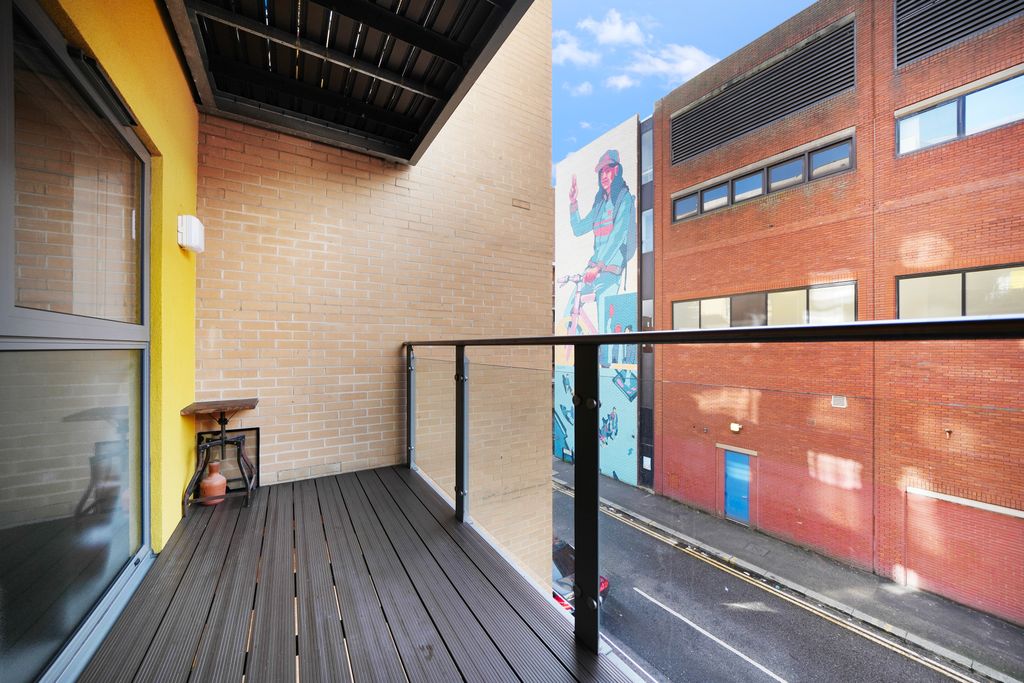 Property photo 2 of 17 Dsc01001