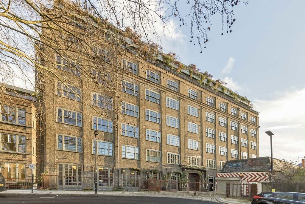 Property photo 1 of 8