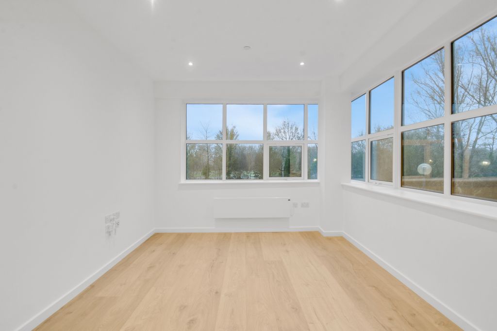 Property photo 3 of 11 Open-Plan Living/Dining Room