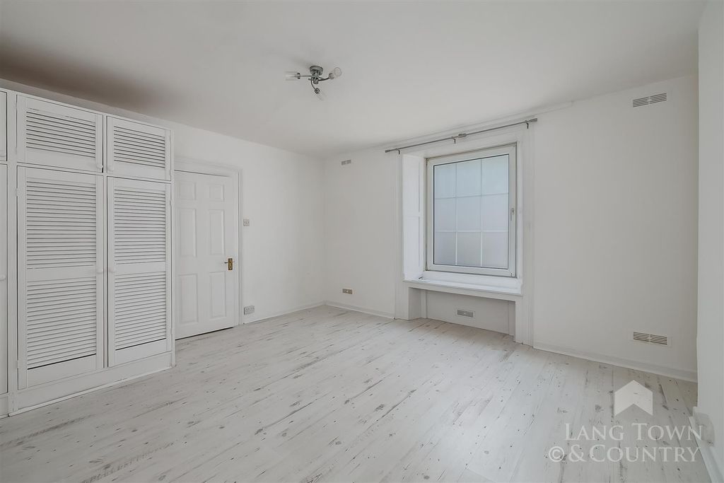 Property photo 3 of 10 0010.Jpg
