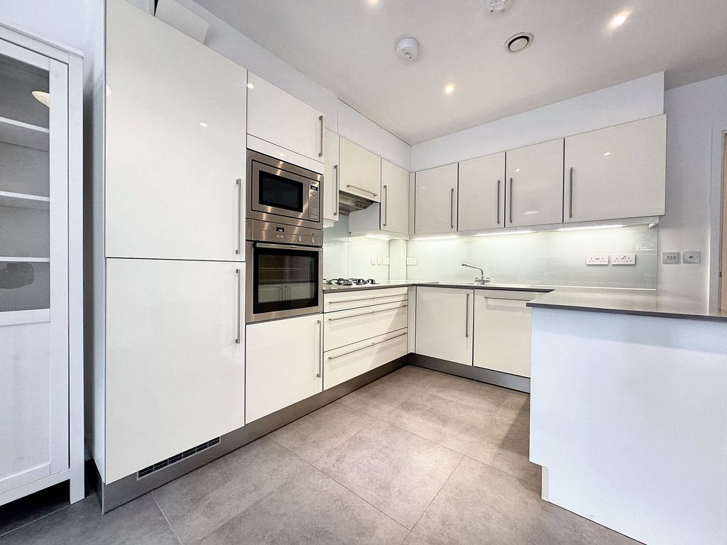 Property photo 2 of 14 Kitchen