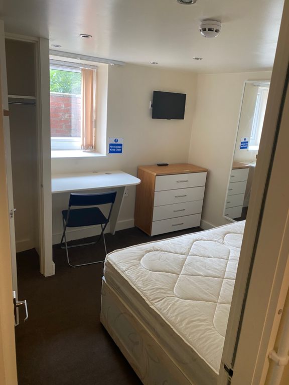 Property photo 3 of 21