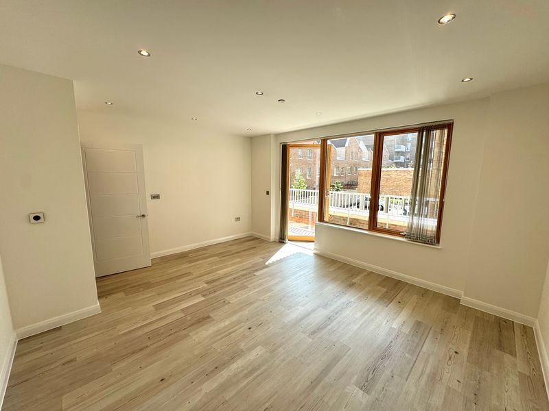 Property photo 3 of 6 Photo 5