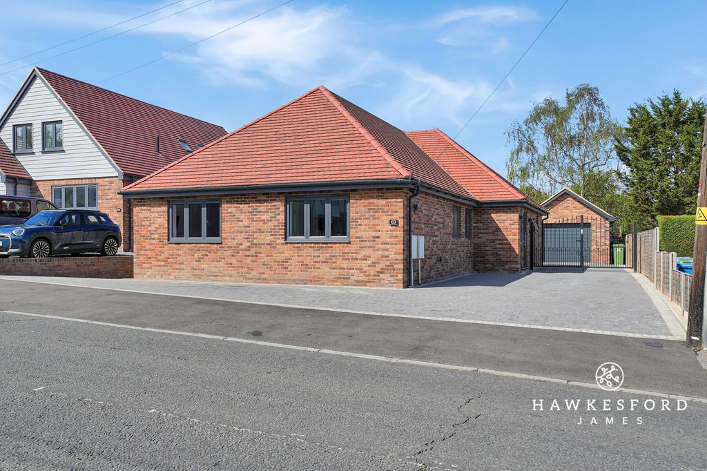 Property photo 1 of 25 Barton Hill Drive, Minster On Sea - Front Aspect