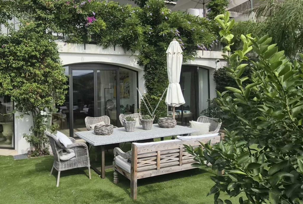 Property photo 1 of 14 Apartment/Villa In St. Tropez, City Center / Off-Market
