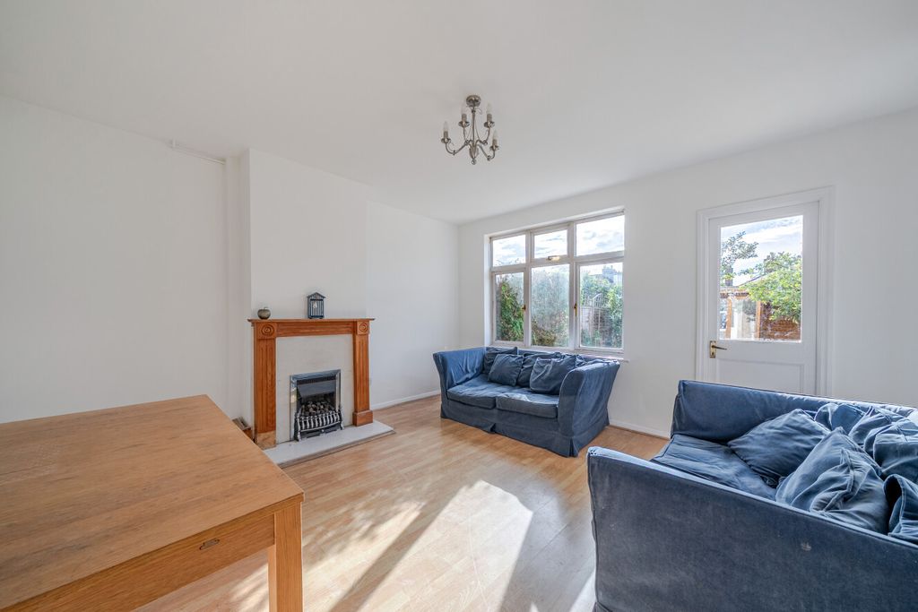 Property photo 1 of 17 1529734-18-1A1119...