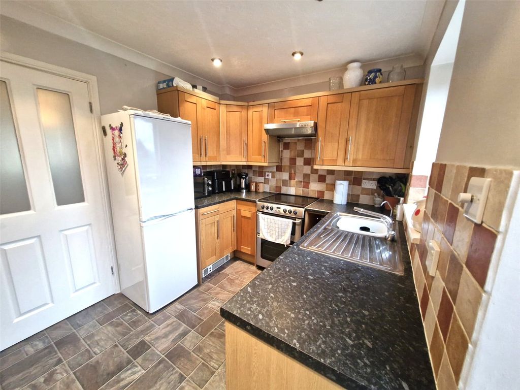 Property photo 2 of 14 Picture No. 12