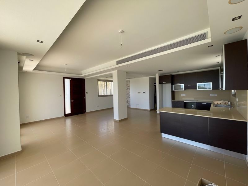 Property photo 3 of 11 Entrance, Lounge ,
