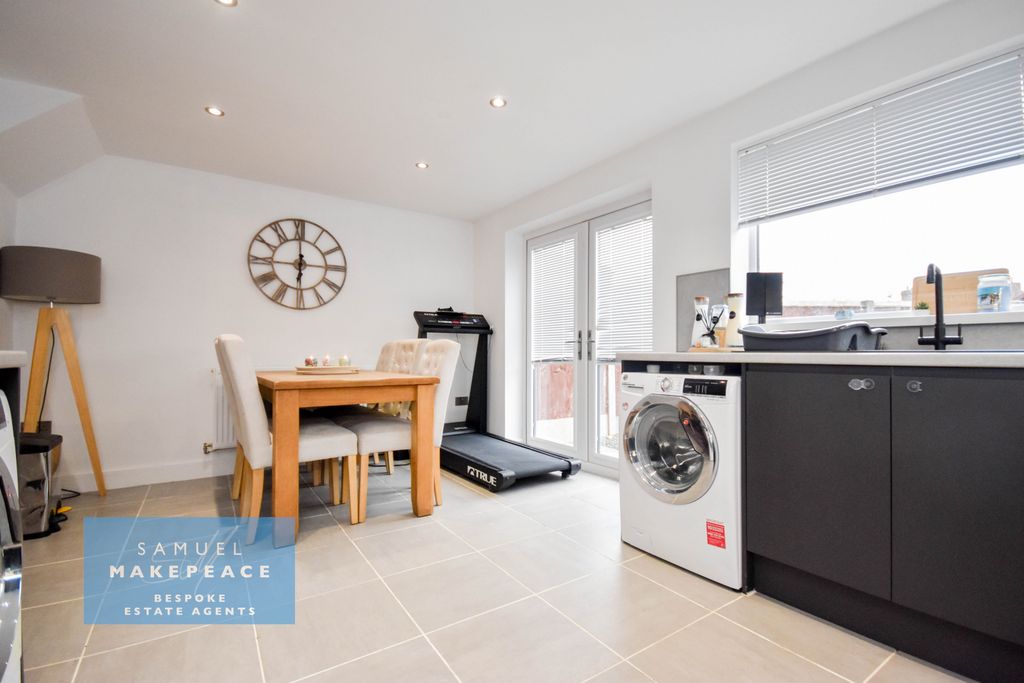 Property photo 3 of 20 Gallery